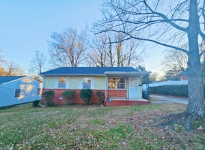 Building Photo - 2307 Maywood St