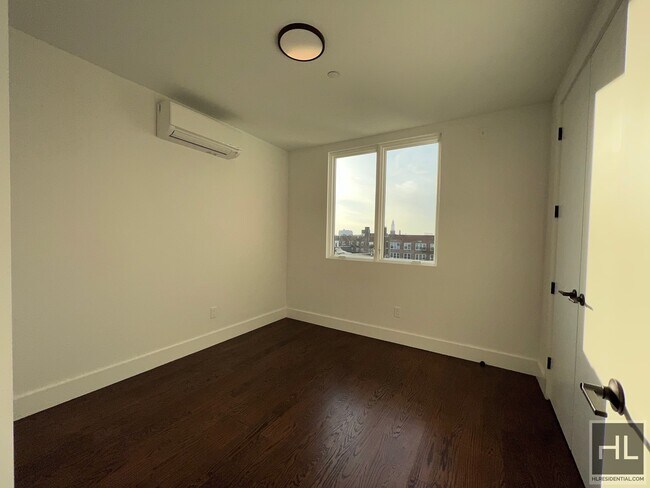 Building Photo - NEW YORK AVENUE