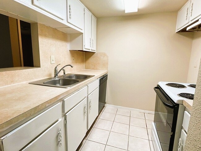 Building Photo - 7200 Clarewood Dr #1805**Ask about our NO ...