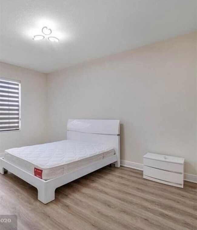 Building Photo - 11795 Waterway Cir