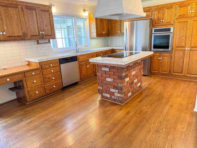 Building Photo - 4544 Hillard Ave