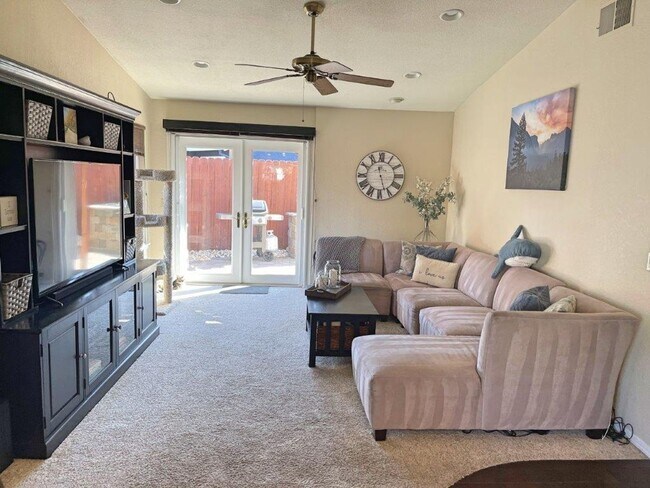 Building Photo - Beautifully Remodeled 3 Bedroom One Story ...