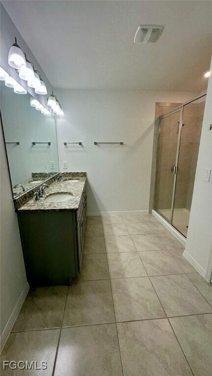 Building Photo - 3034 Royal Gardens Ave