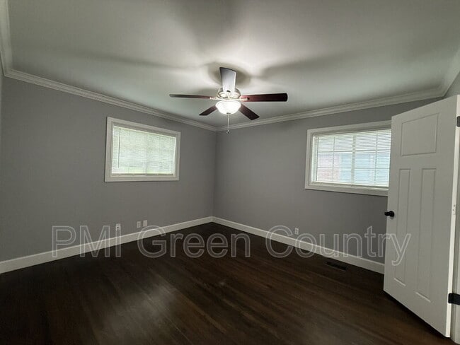 Building Photo - 5428 E 25th Pl