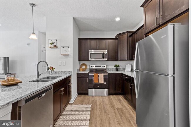 Building Photo - 3304 Rowen Ct