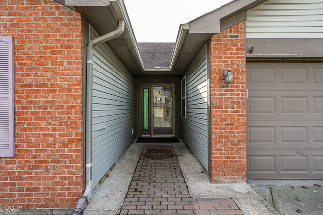 Building Photo - 9653 Aberdeen Ct