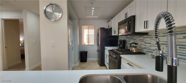 Building Photo - 270 E Flamingo Rd