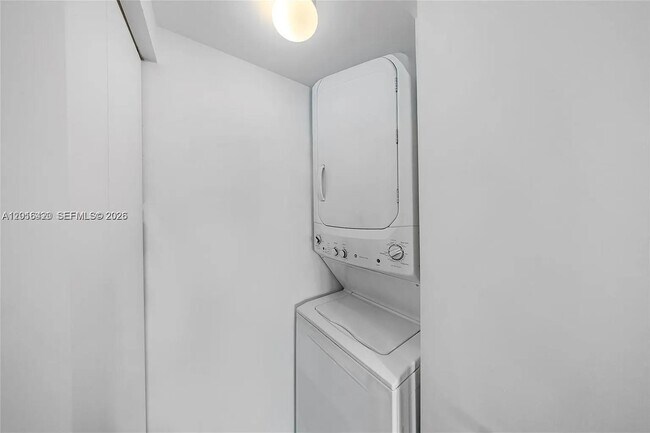 Building Photo - 1300 S Miami Ave