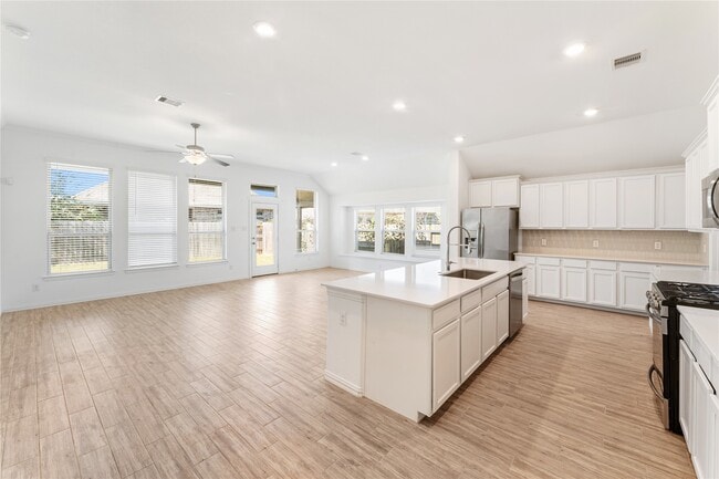 Building Photo - 13018 Hydeland Dr