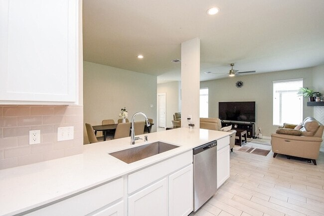 Building Photo - 2222 Emerald Diamond Ct