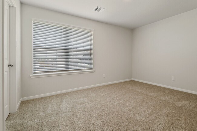 Building Photo - 16457 Blossom Grv Dr