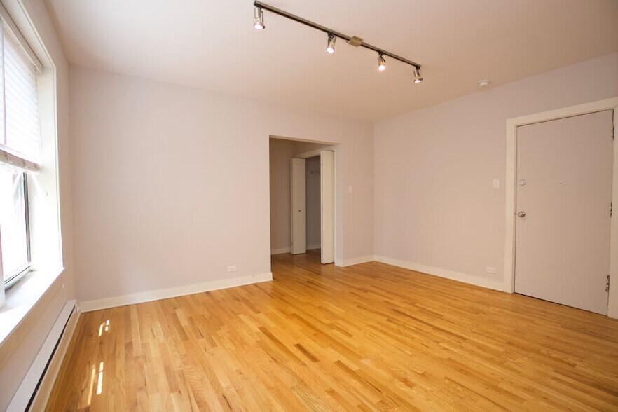 Building Photo - 2425 N Kedzie Blvd