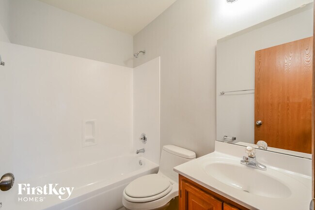 Building Photo - 210 Briar Valley Ct S