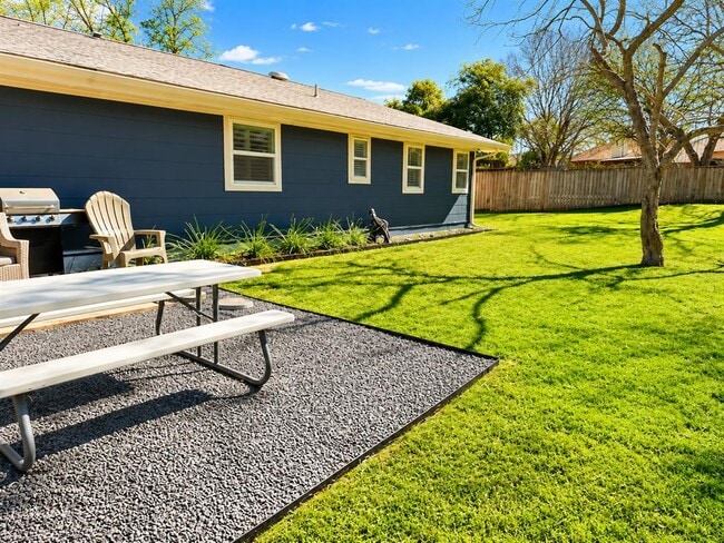 Building Photo - 9002 Lodge Ct