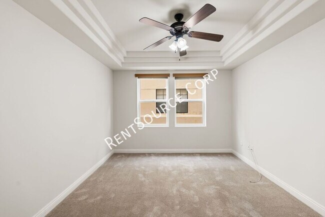 Building Photo - 12044 Hoffman St