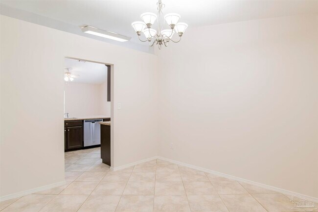 Building Photo - 4012 Shorewood Dr