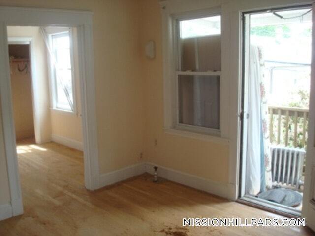 Building Photo - 2 Mission St