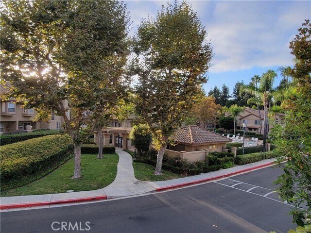 Building Photo - 17 Destiny Way