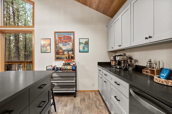 Building Photo - 70335 Sword Fern