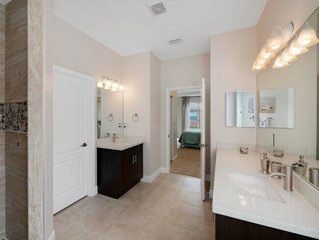 Building Photo - 9563 SW Flowermound Cir