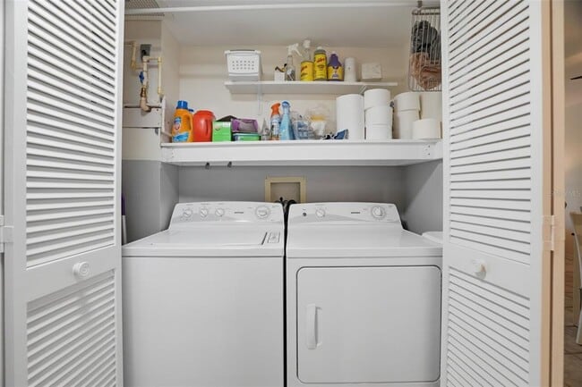 Building Photo - 5557 Sea Forest Dr
