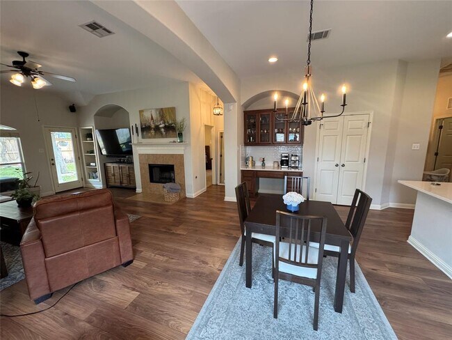 Building Photo - 621 Basie Bend