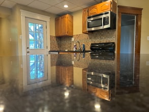 Building Photo - 1 Elm St