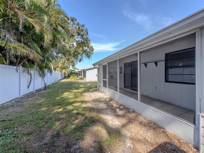 Building Photo - 668 Substation Rd