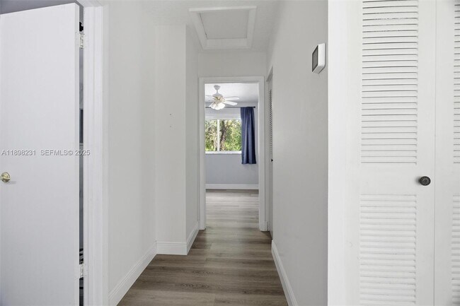 Building Photo - 12153 SW 49th Ct