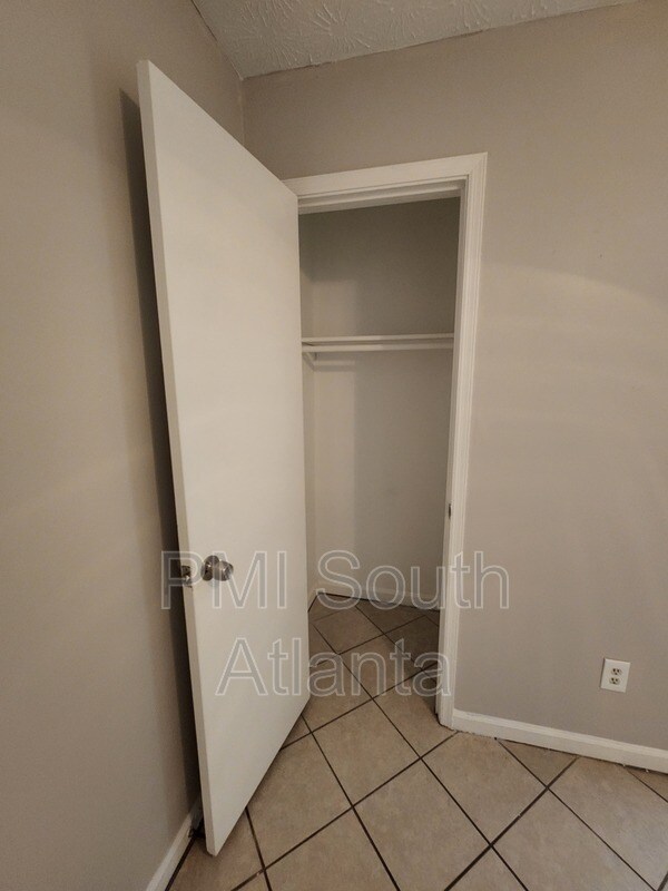 Building Photo - 107 Spring Ct