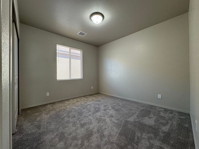 Building Photo - 4BR/2.5BA/2CG, 2057 sq.ft. rental with DOG RUN in Sierra Vista, AZ