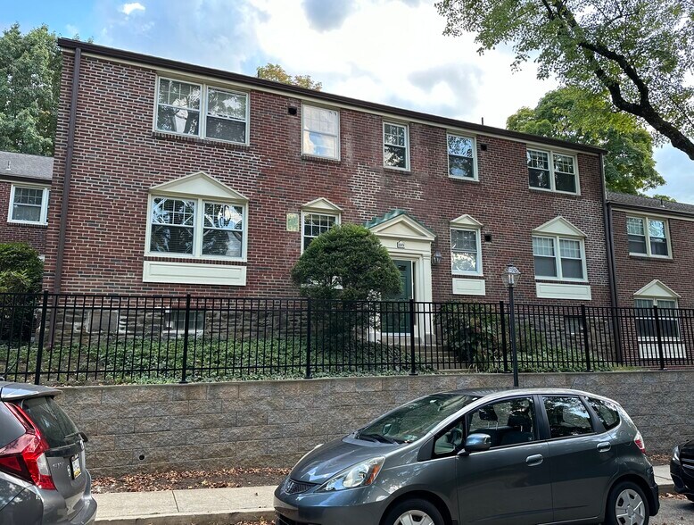 Building Photo - 500 E Lancaster Ave