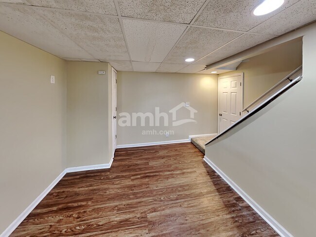 Building Photo - 5095 Algean Dr