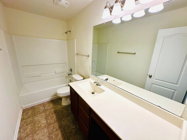 Building Photo - Your Dream Awaits! A Charming 4 bedroom 2....