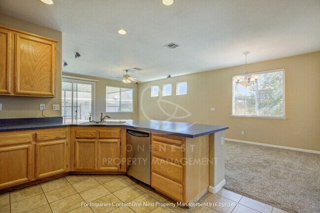 Building Photo - Beautiful 4 BD 2 BA Lincoln Home