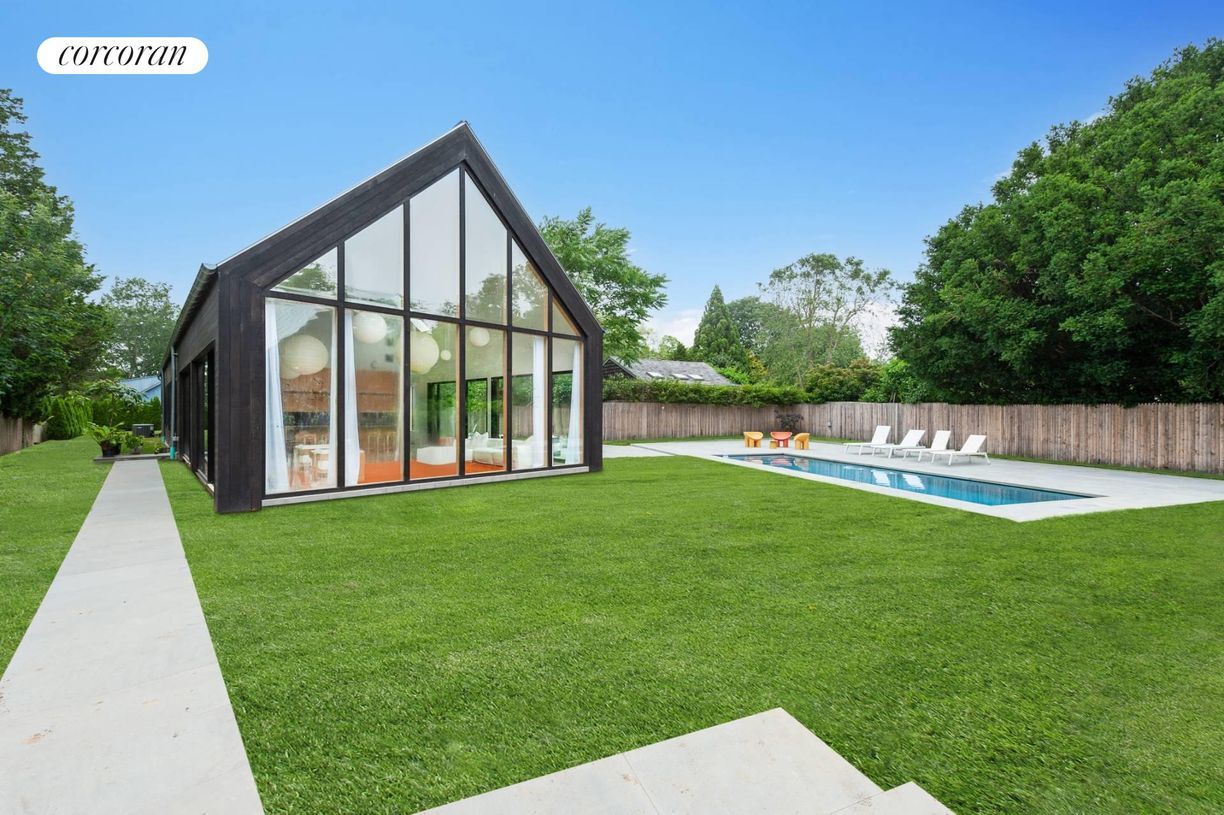 Building Photo - 47 Accabonac Rd