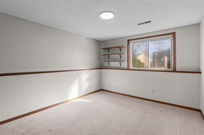 Building Photo - $1,250 | 2 Bedroom, 1 Bathroom Condo | No Pets | Available for Immediate Move In!