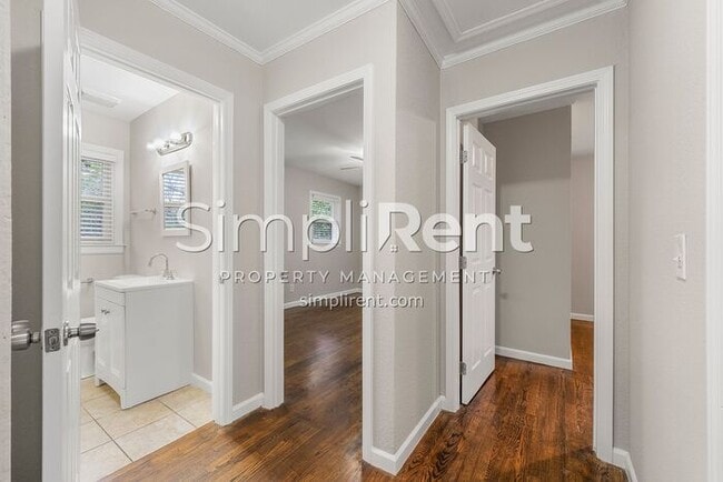 Building Photo - JUST REDUCED! RENOVATED 3/1 IN Forest Park...