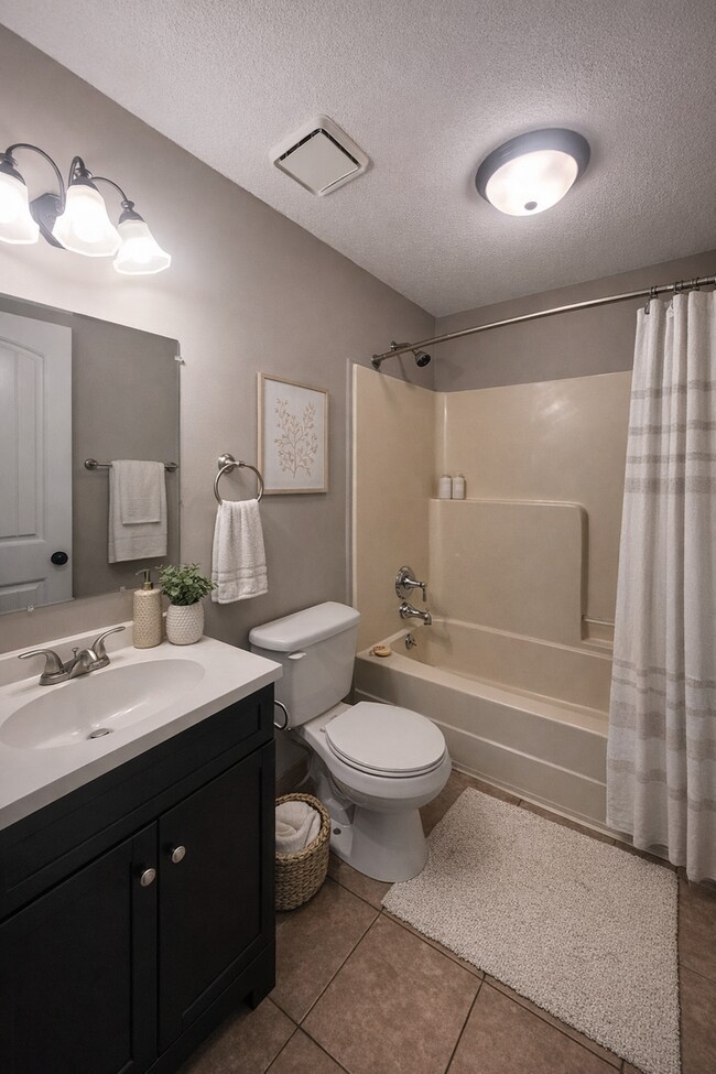 Building Photo - $1500 3 Bedroom 2 Bath Modern Brick Home!