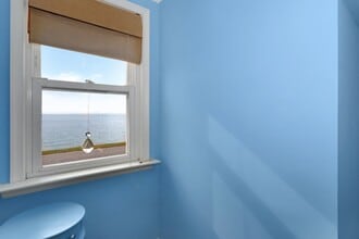 Building Photo - Beautiful Waterview Home on Chesapeake Ave...