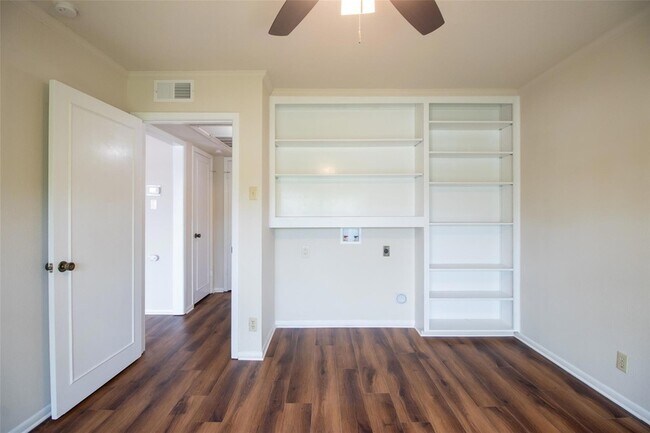 Building Photo - 7920 Rockwood Ln