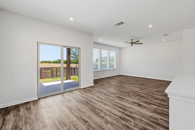 Building Photo - 2210 Cornfield Dr