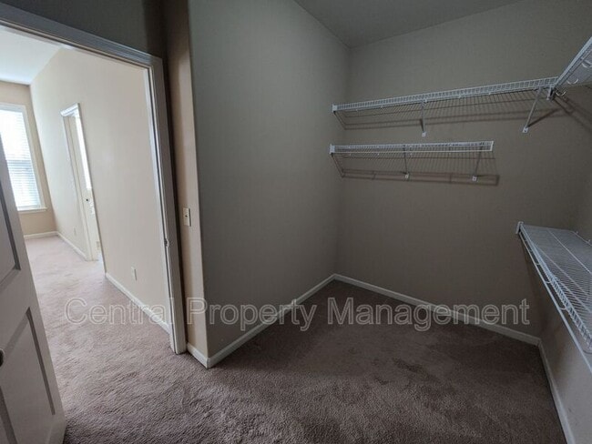 Building Photo - 1 Redwolf Ln