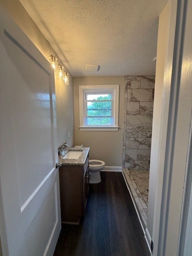 Building Photo - 4bd, 2 bath house