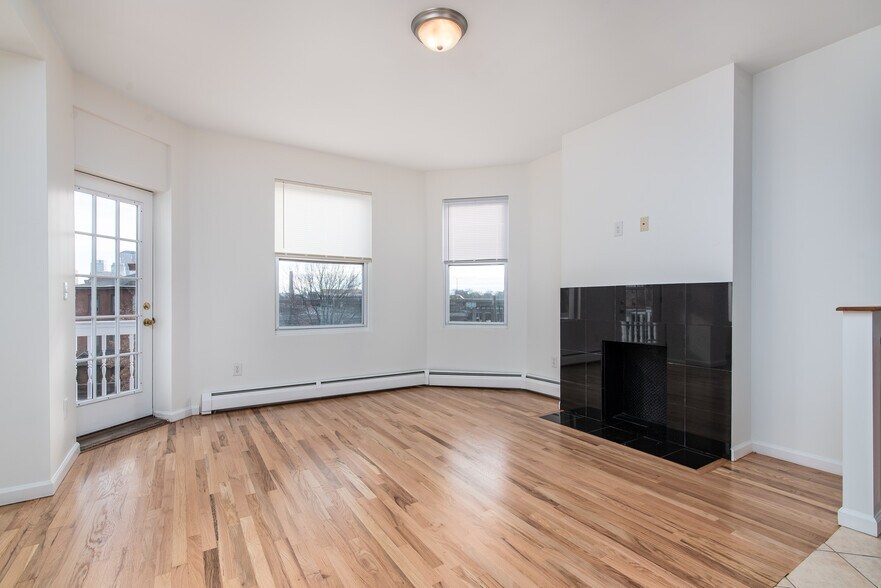 Building Photo - 15 Imlay St
