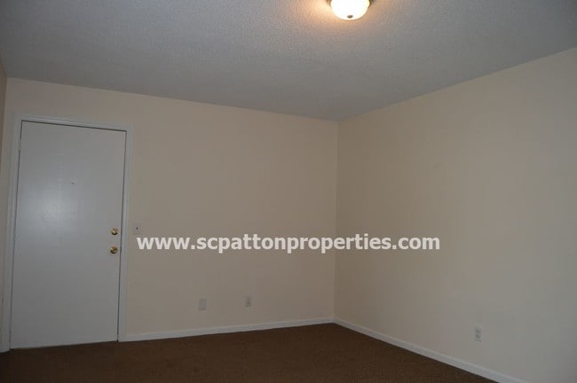 Building Photo - Lyngate Apartment