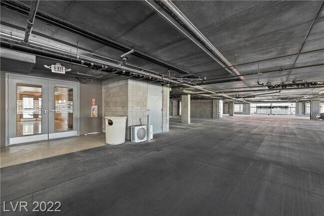 Building Photo - Park Avenue One Bedroom