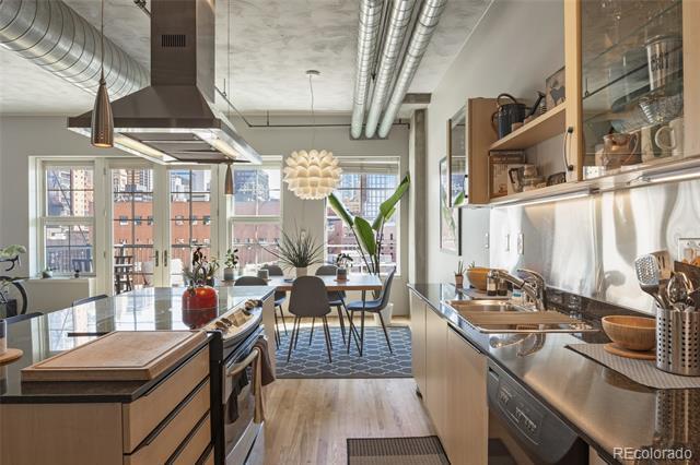 Building Photo - 1499 Blake St