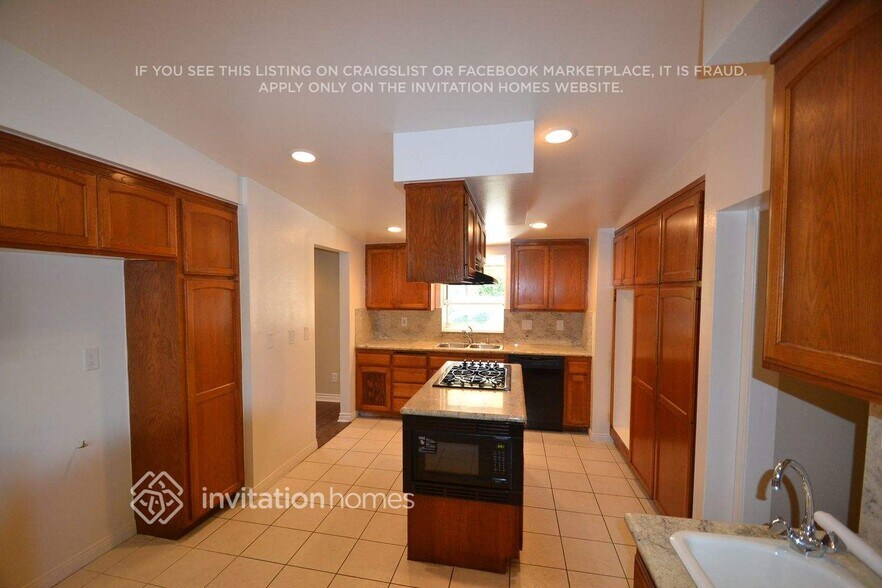 Building Photo - 7741 Zelzah Ave