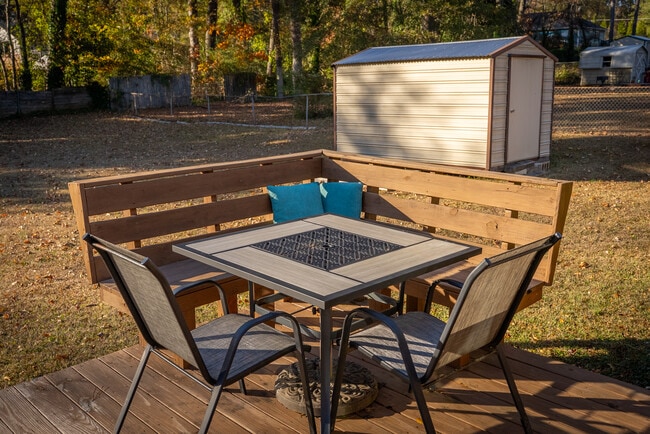 Building Photo - 4698 Garrett Dr SW